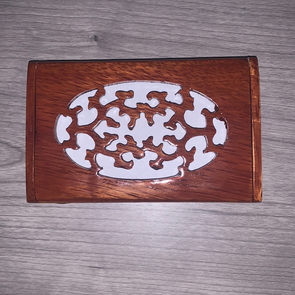 Wooden Desk to Pocket Convertible Business Card Holder: Redwood Filigree